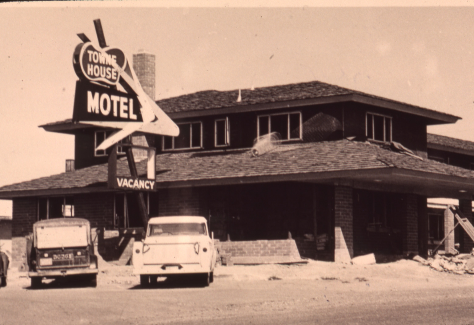 Townhouse Motel dual pylon sign, Elko, Nevada: photographic print