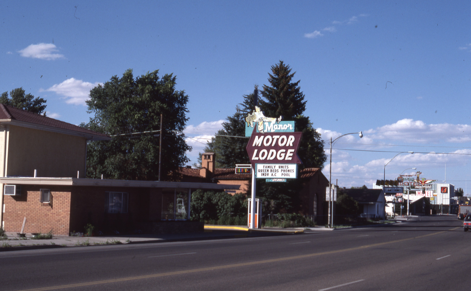 Manor Motor Lodge pylon sign, Elko, Nevada: photographic print